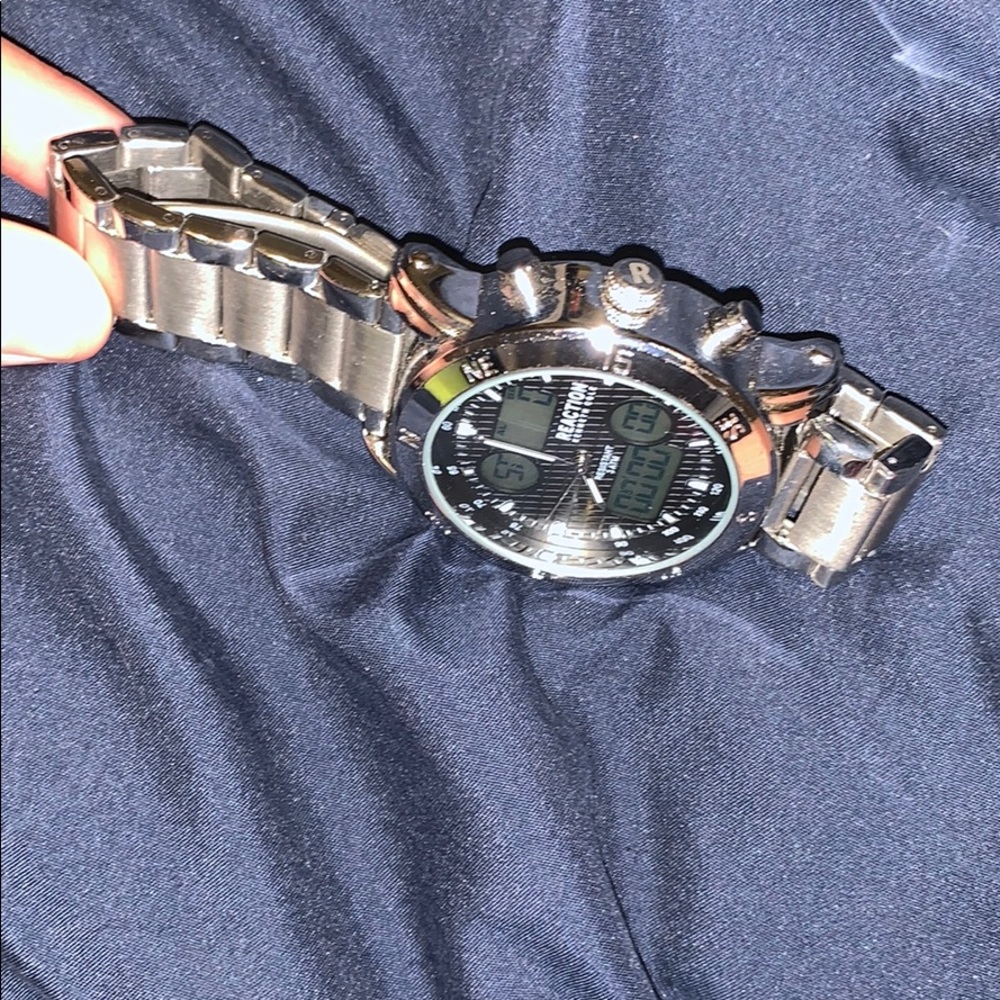 Got this as gift for my boyfriend, never wears it - Picture 4 of 4